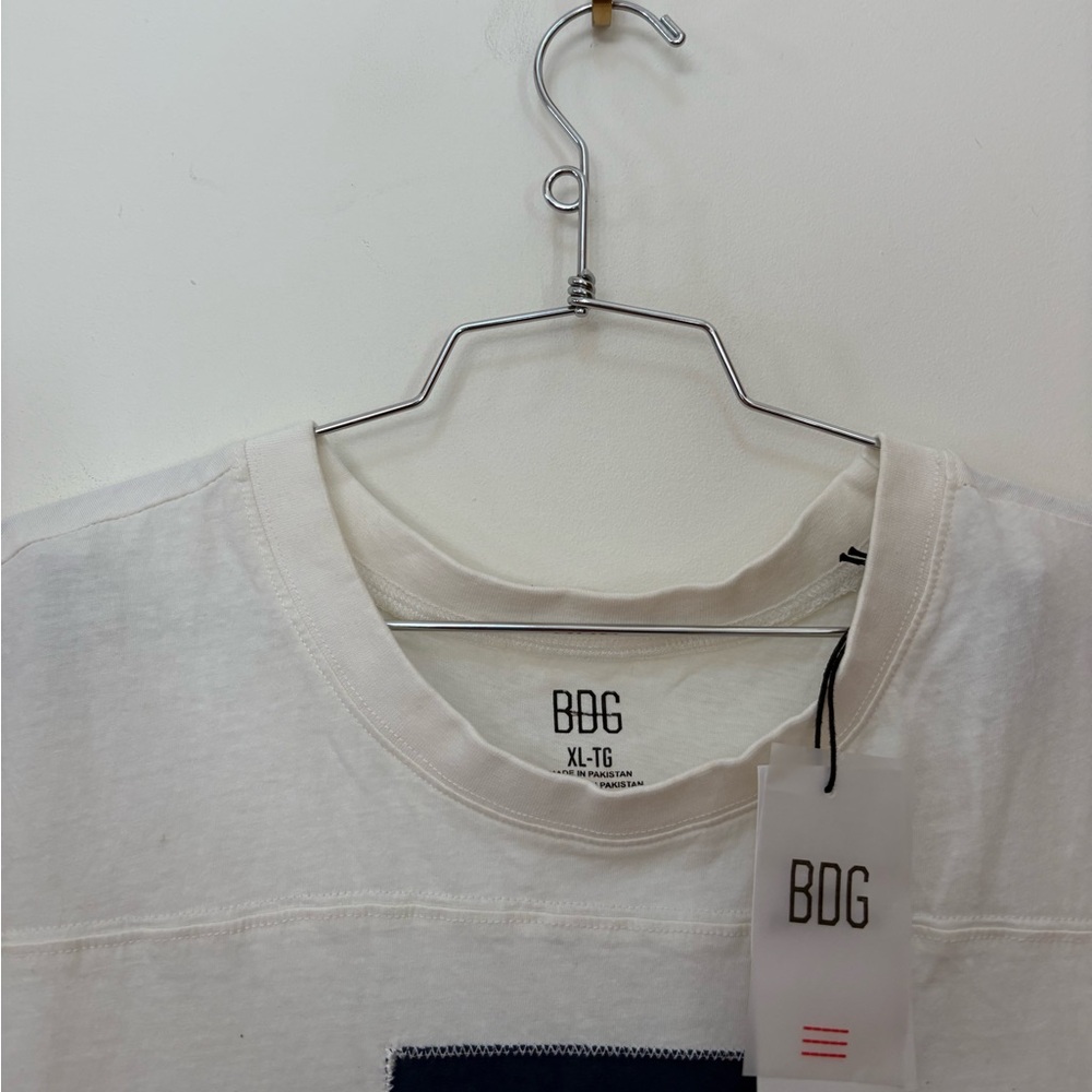 NWT Urban Outfitters BDG Game Day Collegiate Graphic Cutoff Tee Size XL - Picture 6 of 11